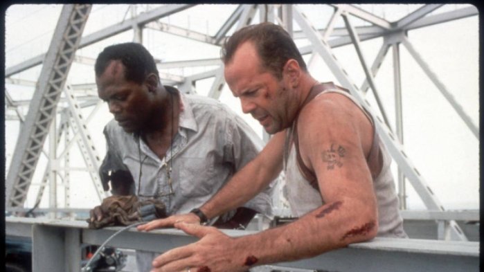 részlet Die Hard – Az élet mindig drága - Blu-ray