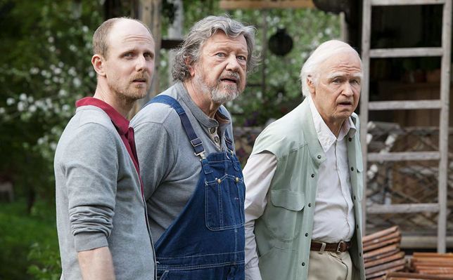 részlet A százéves ember, aki kimászott az ablakon és eltűnt - DVD