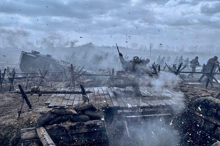 részlet Nyugaton a helyzet változatlan (2022) - 4K UHD Blu-ray + BD Steelbook