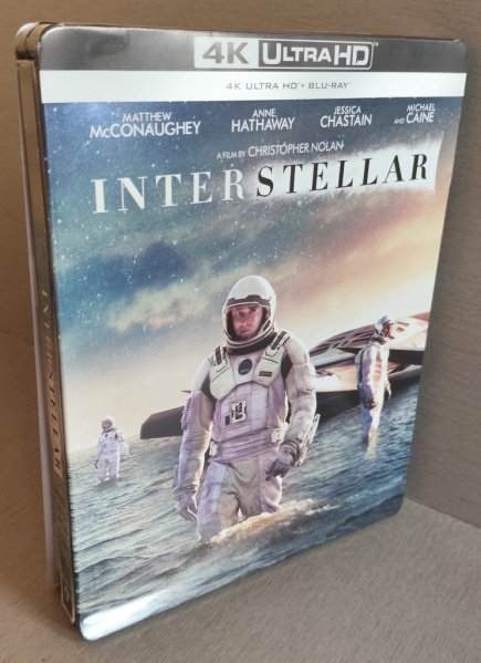 részlet Csillagok között - 4K Ultra HD Blu-ray Steelbook OUTLET