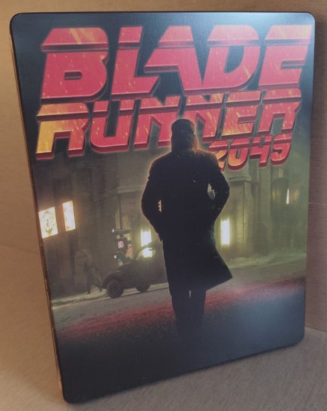 részlet Szárnyas fejvadász 2049 - 4K Ultra HD + Blu-ray Steelbook OUTLET