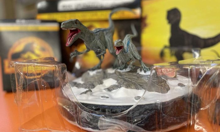 detail Jurassic Park 1-6 Collector's Collection - 4K Ultra HD Blu-ray + kék és béta figurák